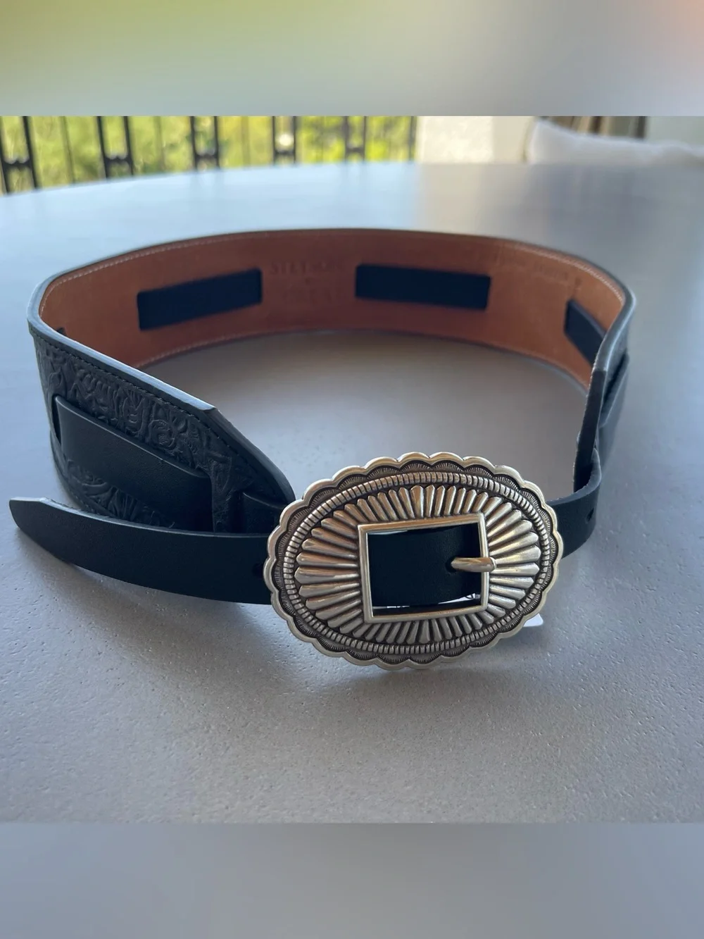 NEW STETSON & THE GREAT. The Tooled Waist Belt in Black with Silver Size M